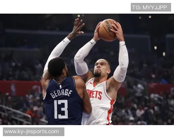 哈登三分火力全开半场独得26分快船领先太阳16分小卡与狄龙合力贡献28分