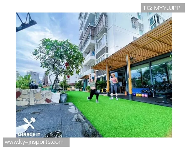 布雷默膝盖手术后六周伤缺康复中分享健身房训练进展